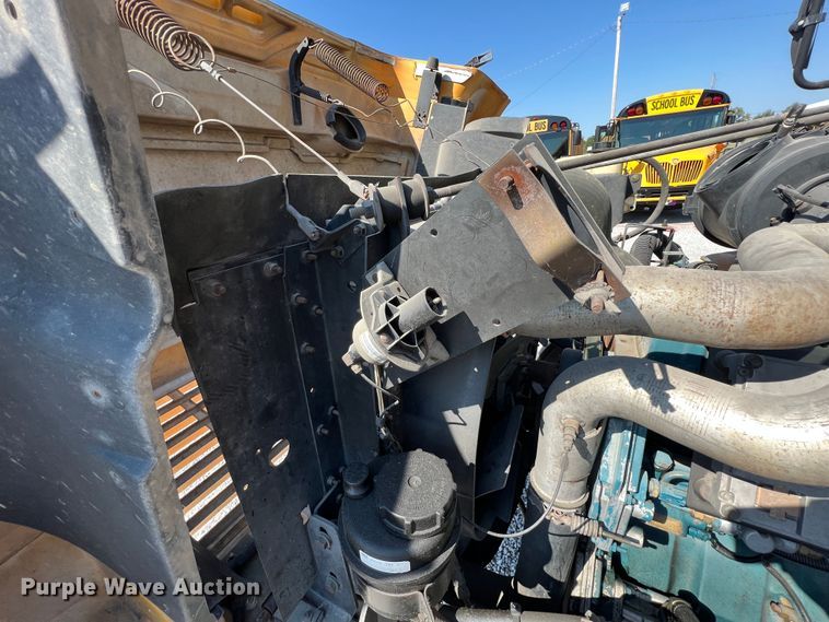 image for item IA9053 1998 International 3800  school bus