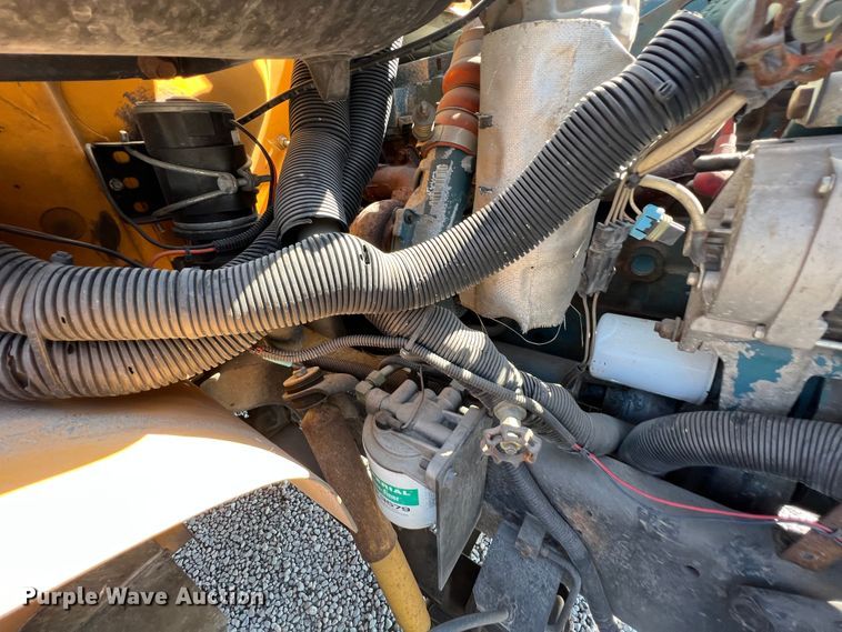 image for item IA9053 1998 International 3800  school bus