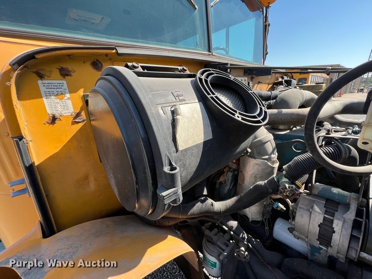 image for item IA9053 1998 International 3800  school bus