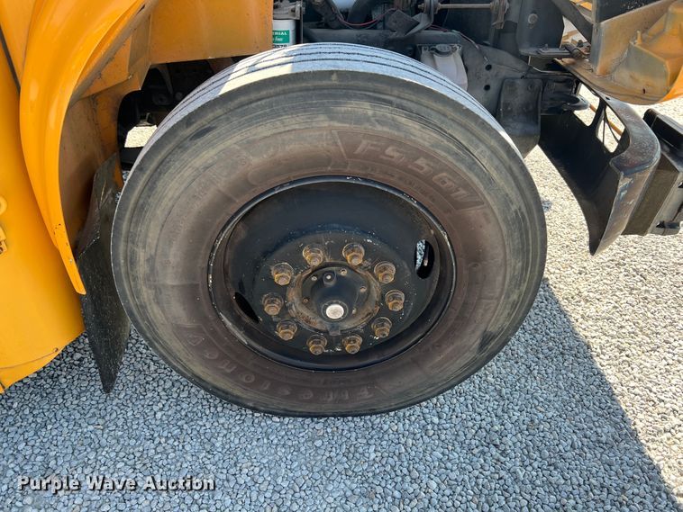 image for item IA9053 1998 International 3800  school bus