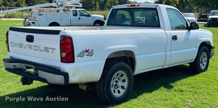 image for item IA9066 2005 Chevrolet Silverado 1500  pickup truck