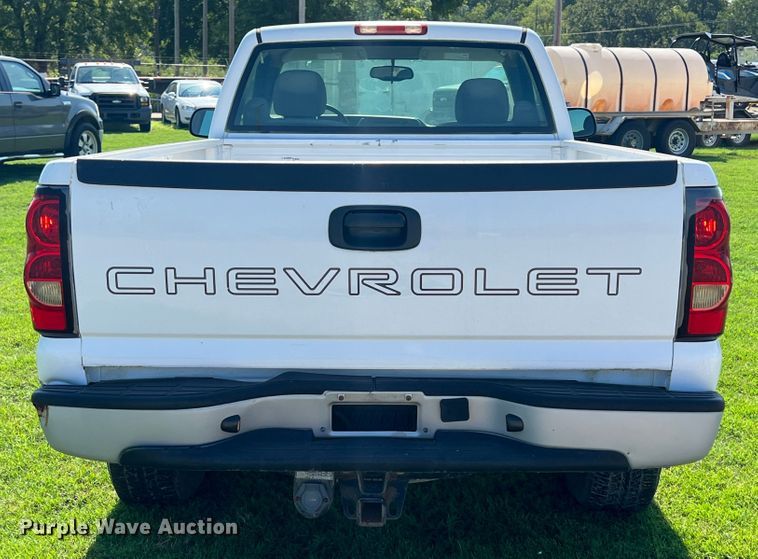 image for item IA9066 2005 Chevrolet Silverado 1500  pickup truck