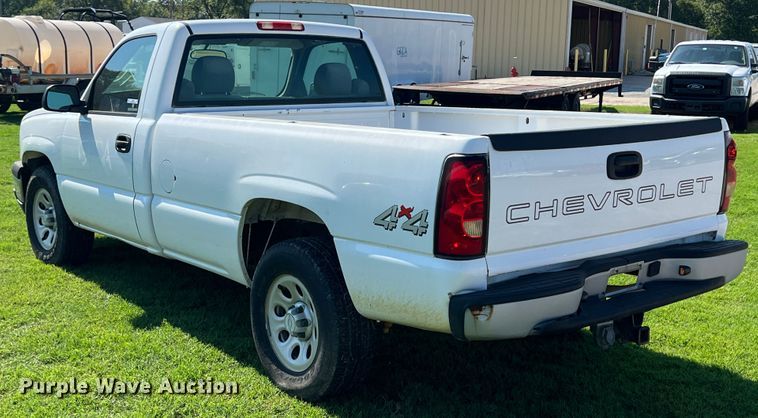 image for item IA9066 2005 Chevrolet Silverado 1500  pickup truck