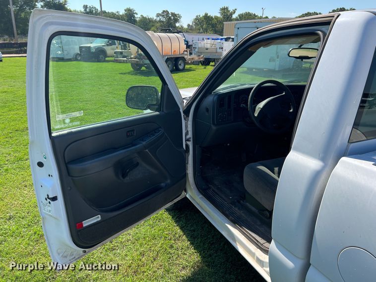 image for item IA9066 2005 Chevrolet Silverado 1500  pickup truck