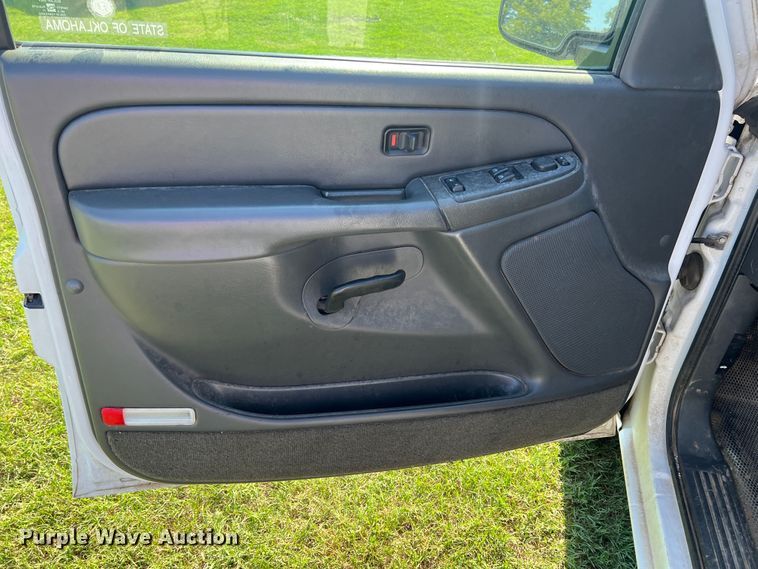 image for item IA9066 2005 Chevrolet Silverado 1500  pickup truck