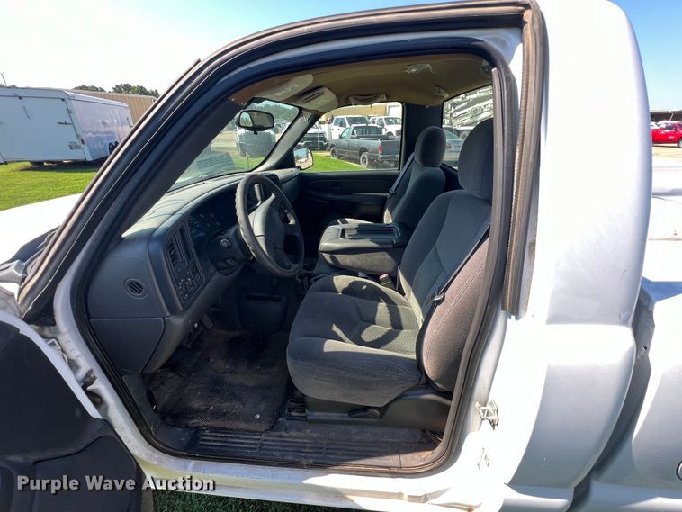 image for item IA9066 2005 Chevrolet Silverado 1500  pickup truck