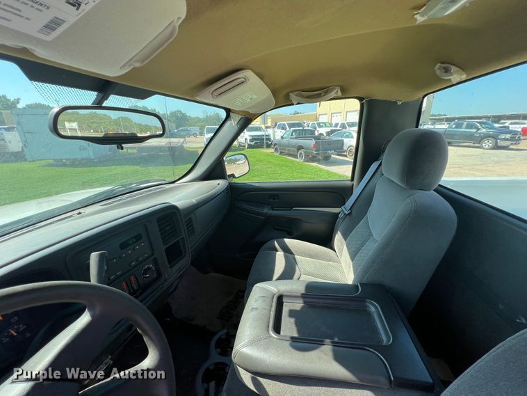 image for item IA9066 2005 Chevrolet Silverado 1500  pickup truck