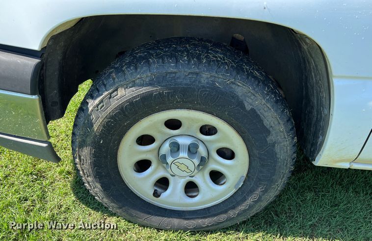 image for item IA9066 2005 Chevrolet Silverado 1500  pickup truck