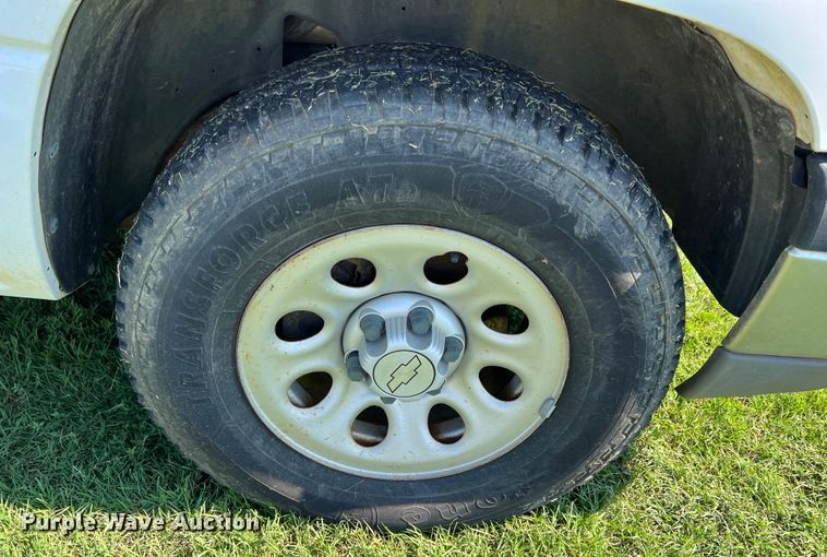 image for item IA9066 2005 Chevrolet Silverado 1500  pickup truck