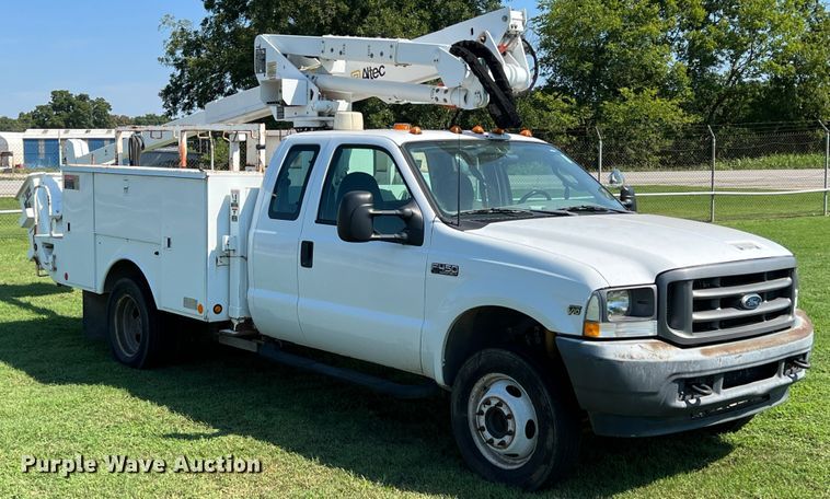 image for item IA9067 2003 Ford F450 Super Duty  bucket truck