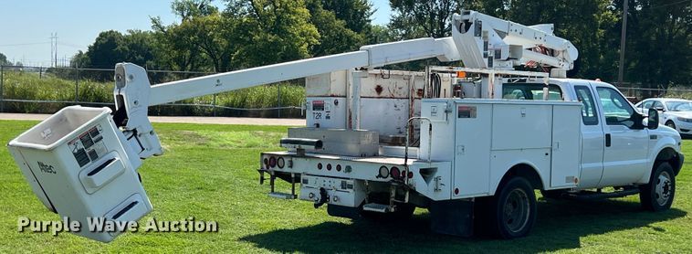 image for item IA9067 2003 Ford F450 Super Duty  bucket truck