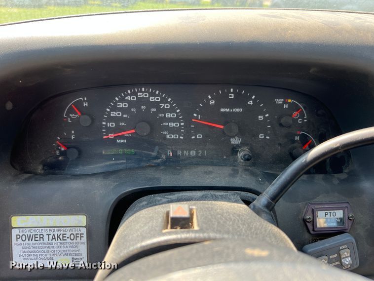 image for item IA9067 2003 Ford F450 Super Duty  bucket truck