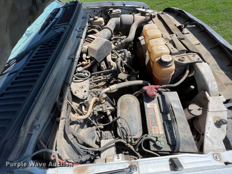 image for item IA9067 2003 Ford F450 Super Duty  bucket truck