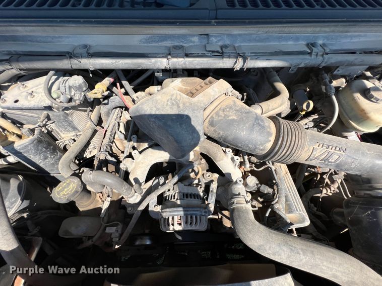 image for item IA9067 2003 Ford F450 Super Duty  bucket truck