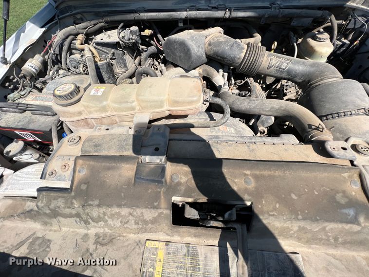 image for item IA9067 2003 Ford F450 Super Duty  bucket truck