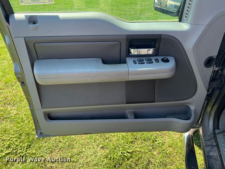 image for item IA9068 2004 Ford F150  SuperCab pickup truck