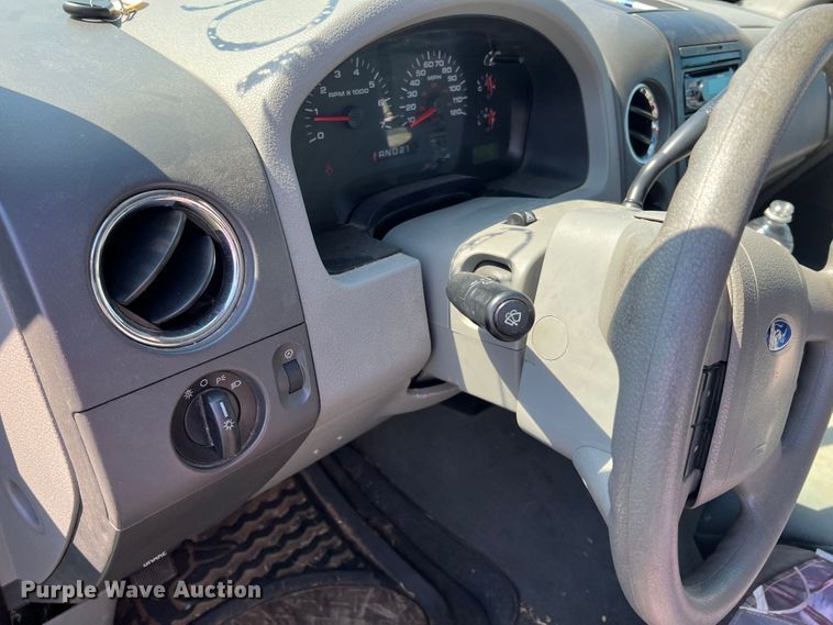 image for item IA9068 2004 Ford F150  SuperCab pickup truck