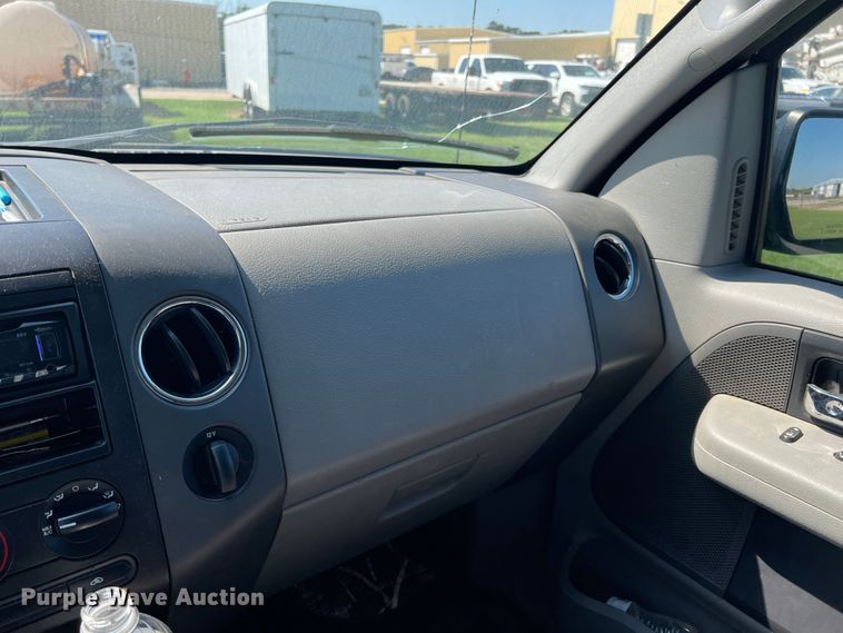 image for item IA9068 2004 Ford F150  SuperCab pickup truck