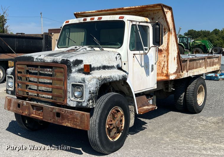 image for item IA9071 1981 International 1854  dump flatbed truck