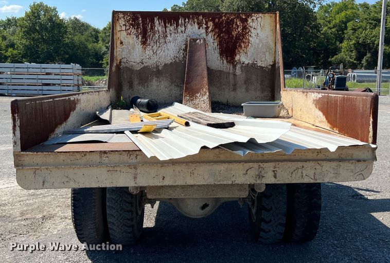 image for item IA9071 1981 International 1854  dump flatbed truck