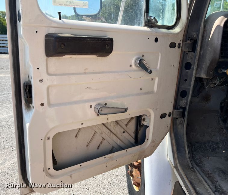 image for item IA9071 1981 International 1854  dump flatbed truck