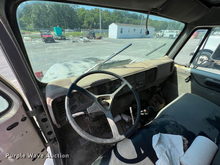 image for item IA9071 1981 International 1854  dump flatbed truck