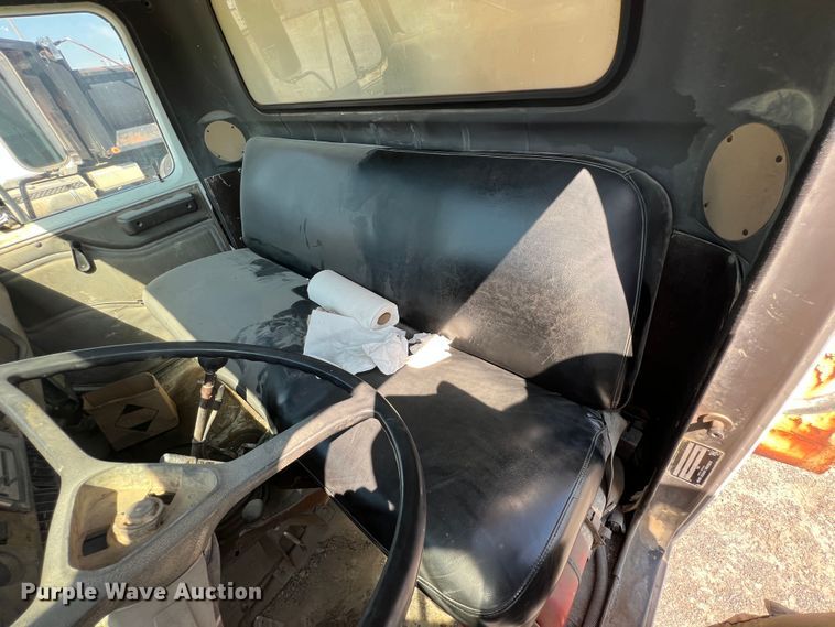 image for item IA9071 1981 International 1854  dump flatbed truck