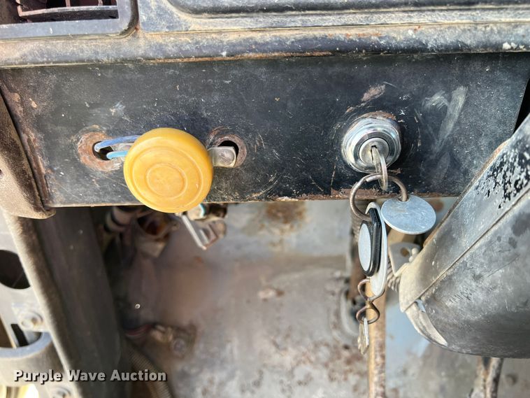 image for item IA9071 1981 International 1854  dump flatbed truck