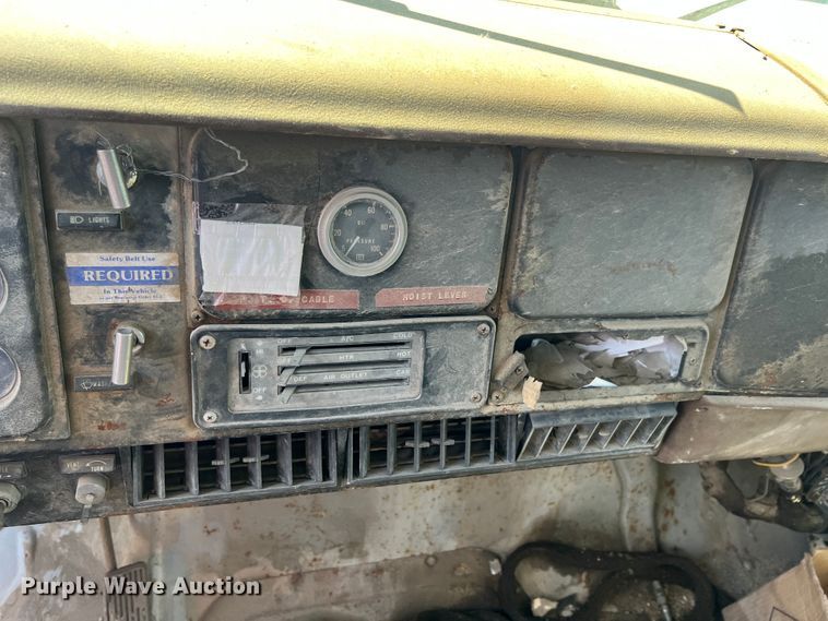 image for item IA9071 1981 International 1854  dump flatbed truck