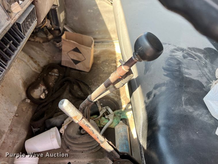 image for item IA9071 1981 International 1854  dump flatbed truck