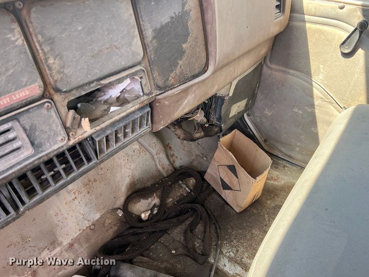 image for item IA9071 1981 International 1854  dump flatbed truck