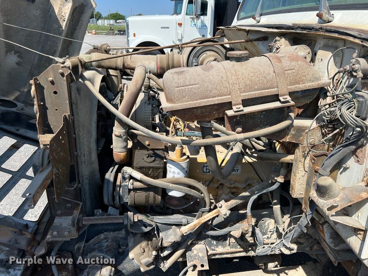 image for item IA9071 1981 International 1854  dump flatbed truck