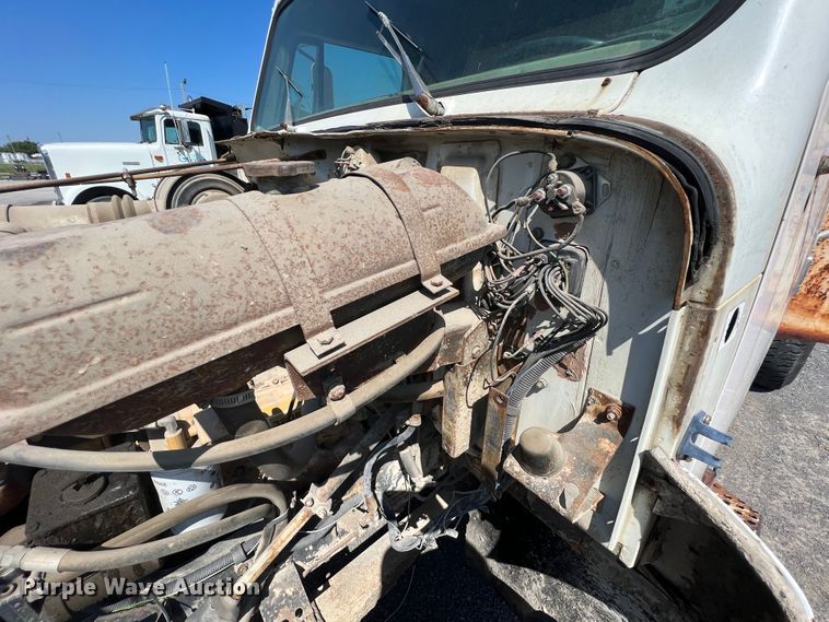 image for item IA9071 1981 International 1854  dump flatbed truck