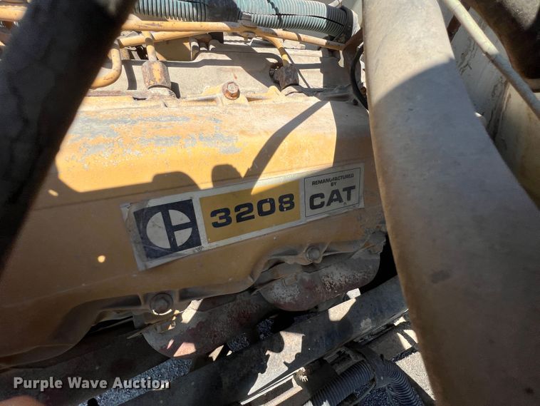 image for item IA9071 1981 International 1854  dump flatbed truck