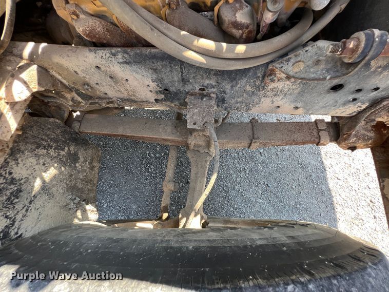 image for item IA9071 1981 International 1854  dump flatbed truck