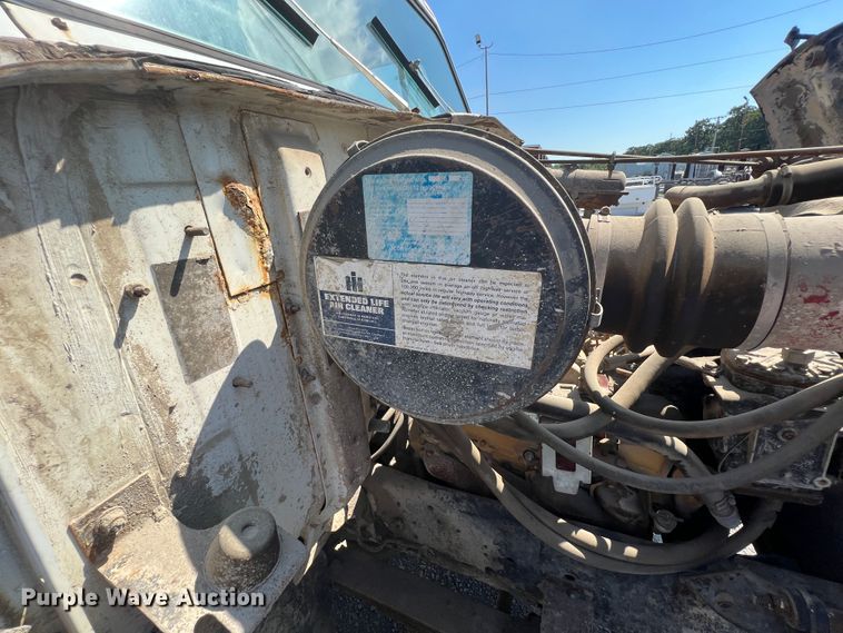 image for item IA9071 1981 International 1854  dump flatbed truck