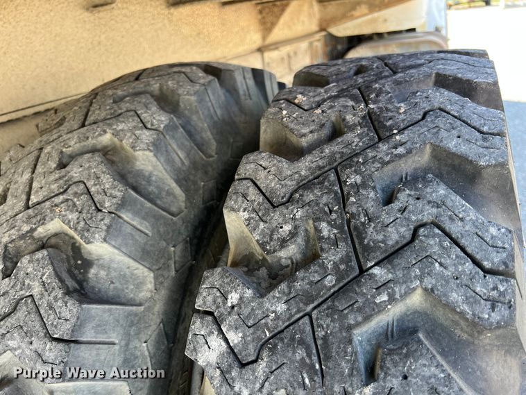 image for item IA9071 1981 International 1854  dump flatbed truck