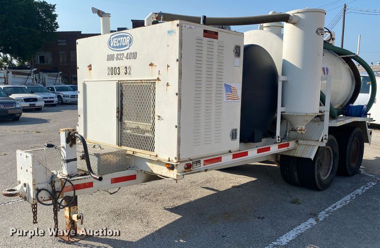 image for item JA9040 2003 Vector 09007  vacuum excavator