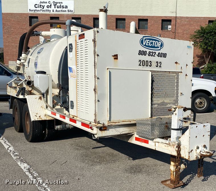 image for item JA9040 2003 Vector 09007  vacuum excavator