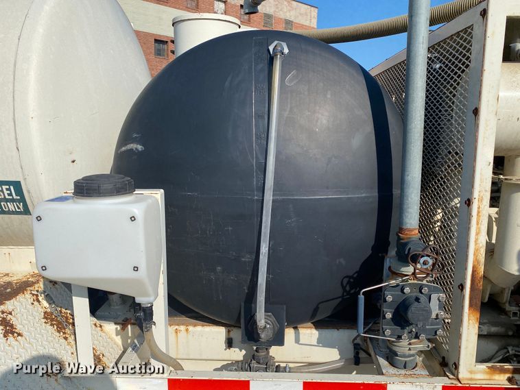 image for item JA9040 2003 Vector 09007  vacuum excavator