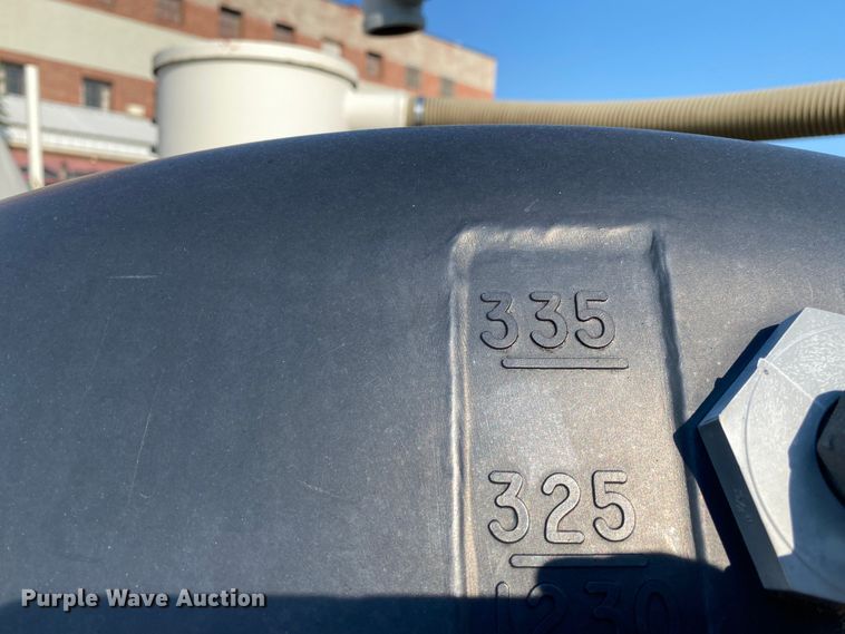 image for item JA9040 2003 Vector 09007  vacuum excavator