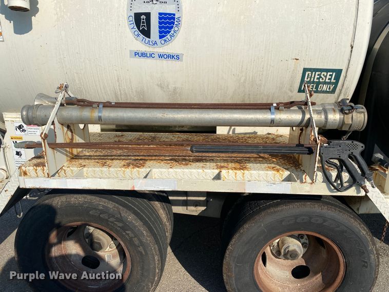 image for item JA9040 2003 Vector 09007  vacuum excavator