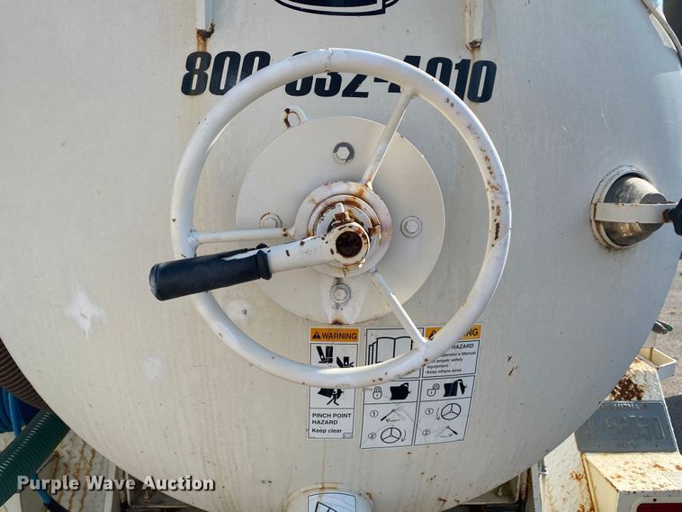 image for item JA9040 2003 Vector 09007  vacuum excavator