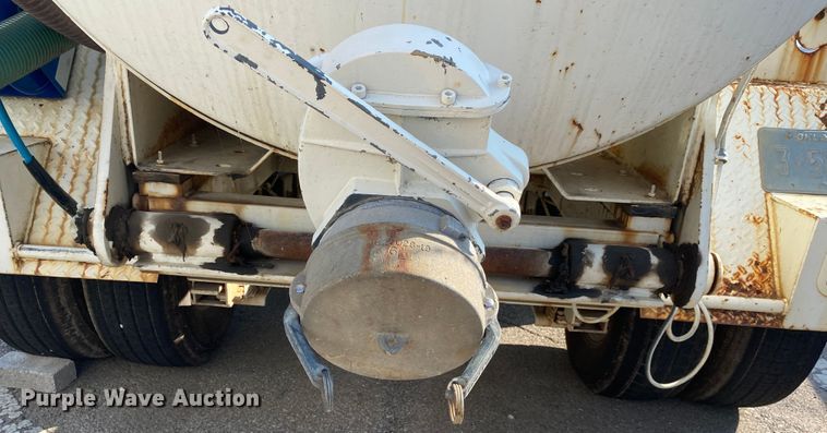 image for item JA9040 2003 Vector 09007  vacuum excavator