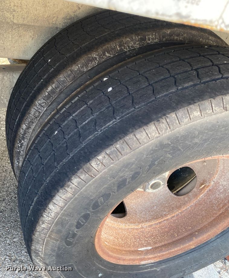 image for item JA9040 2003 Vector 09007  vacuum excavator