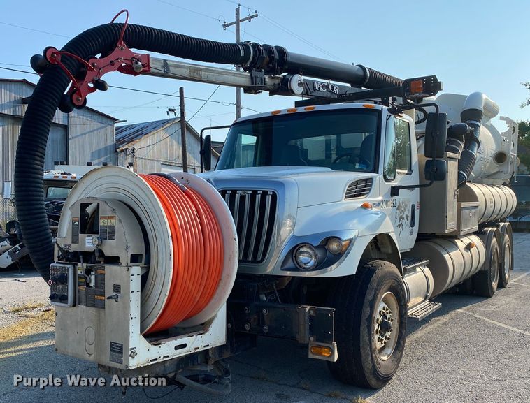image for item JA9041 2008 International WorkStar 7400  vacuum truck