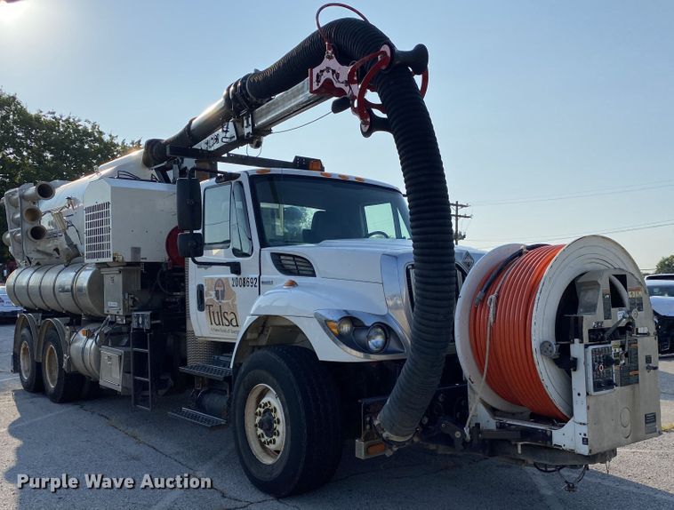 image for item JA9041 2008 International WorkStar 7400  vacuum truck