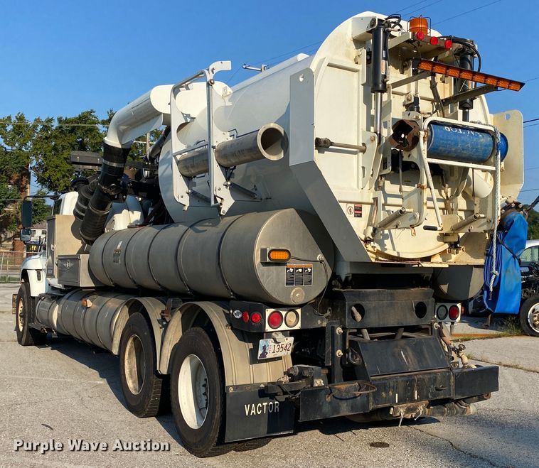 image for item JA9041 2008 International WorkStar 7400  vacuum truck