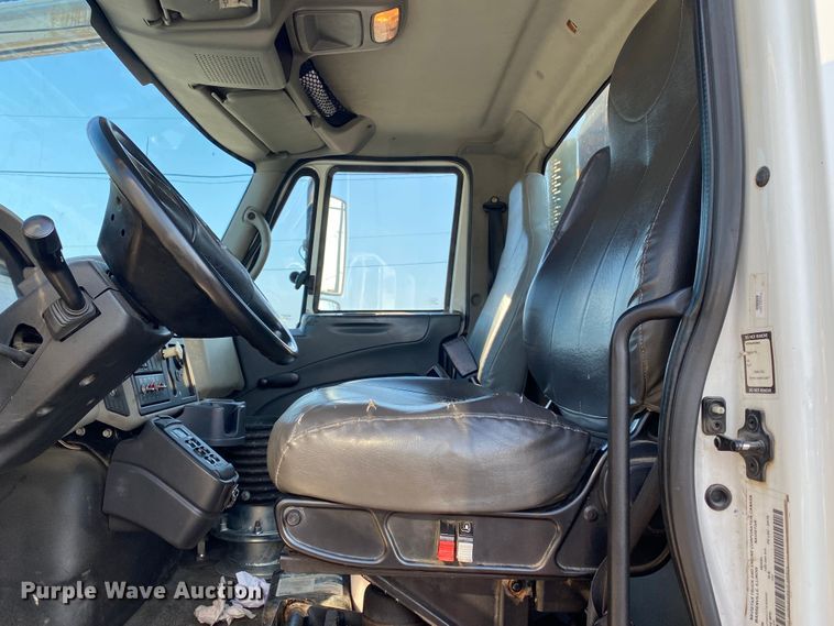 image for item JA9041 2008 International WorkStar 7400  vacuum truck