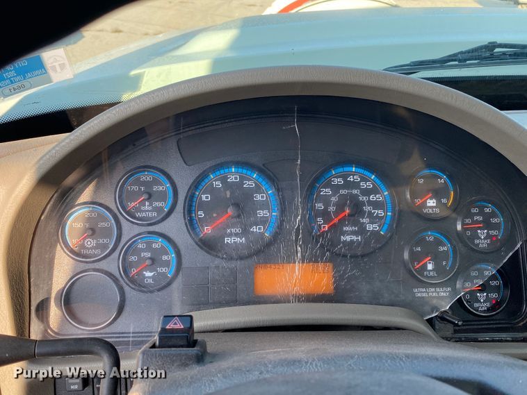 image for item JA9041 2008 International WorkStar 7400  vacuum truck